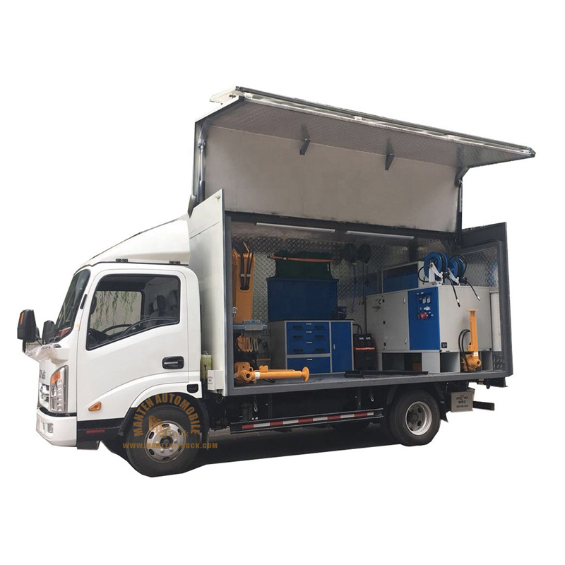 Isuzu workshop truck